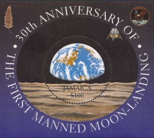 1999 - A 30-a aniversare a primei aselenizari cu echipaj uman.